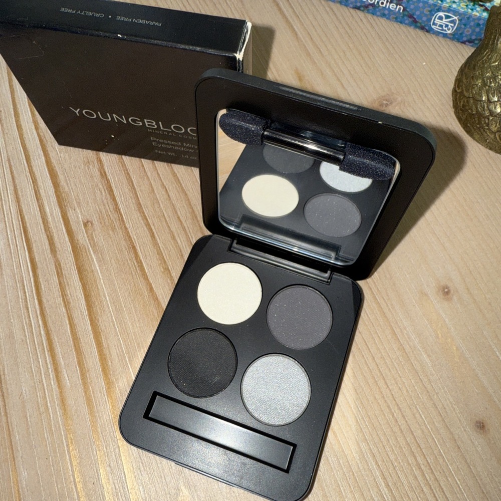 Youngblood Pressed Mineral Eyeshadow Quad Starlet 0.14oz  / 14g BRAND NEW